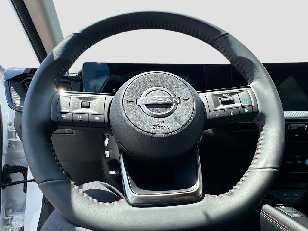 Used 2025 Nissan Kicks SR image 10