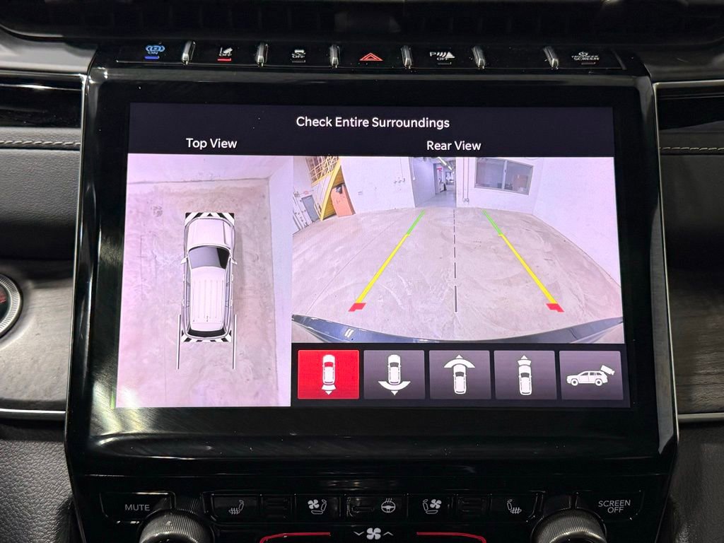 Used 2023 Jeep Grand Cherokee Overland w/ Advanced Protech Group III image 21