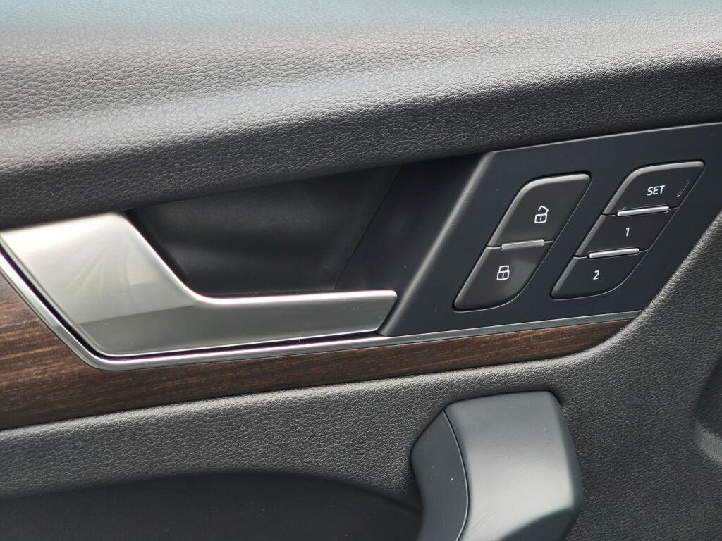 Used 2023 Audi Q5 2.0T Premium w/ Convenience Package image 37