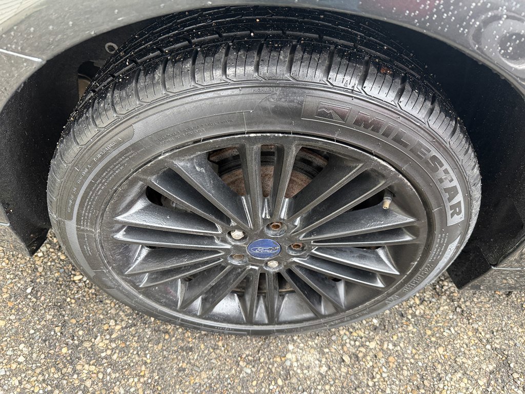 Used 2016 Ford Fusion SE w/ Equipment Group 202A image 23