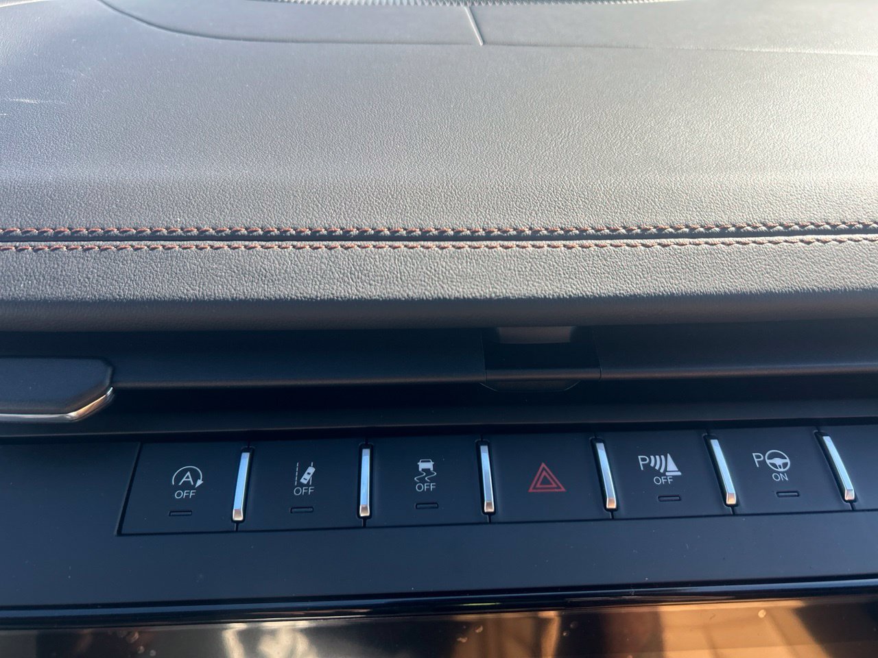 New 2027 Jeep Grand Cherokee Summit AWD/4WD image 22