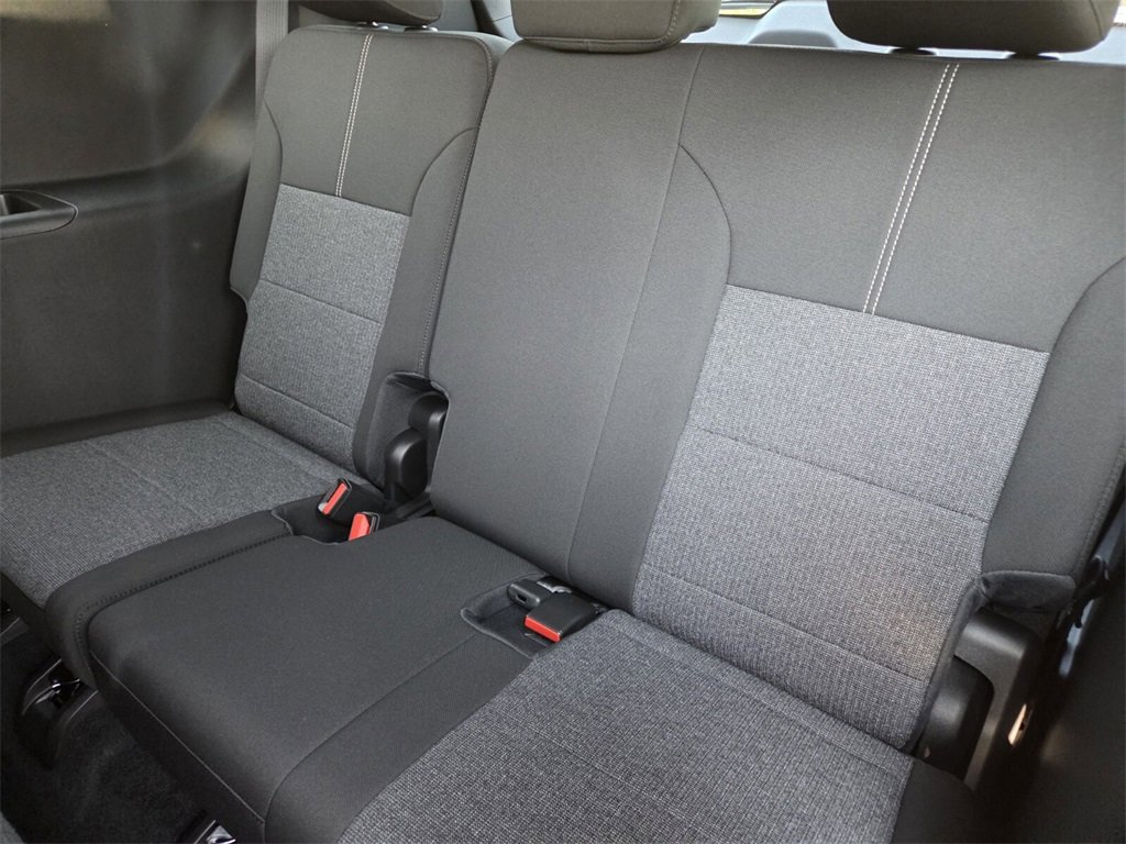 New 2026 GMC Acadia Elevation image 11