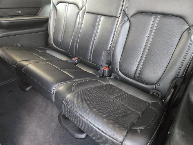Certified 2024 Jeep Wagoneer Series II w/ Flexible Seating Group AWD/4WD image 31