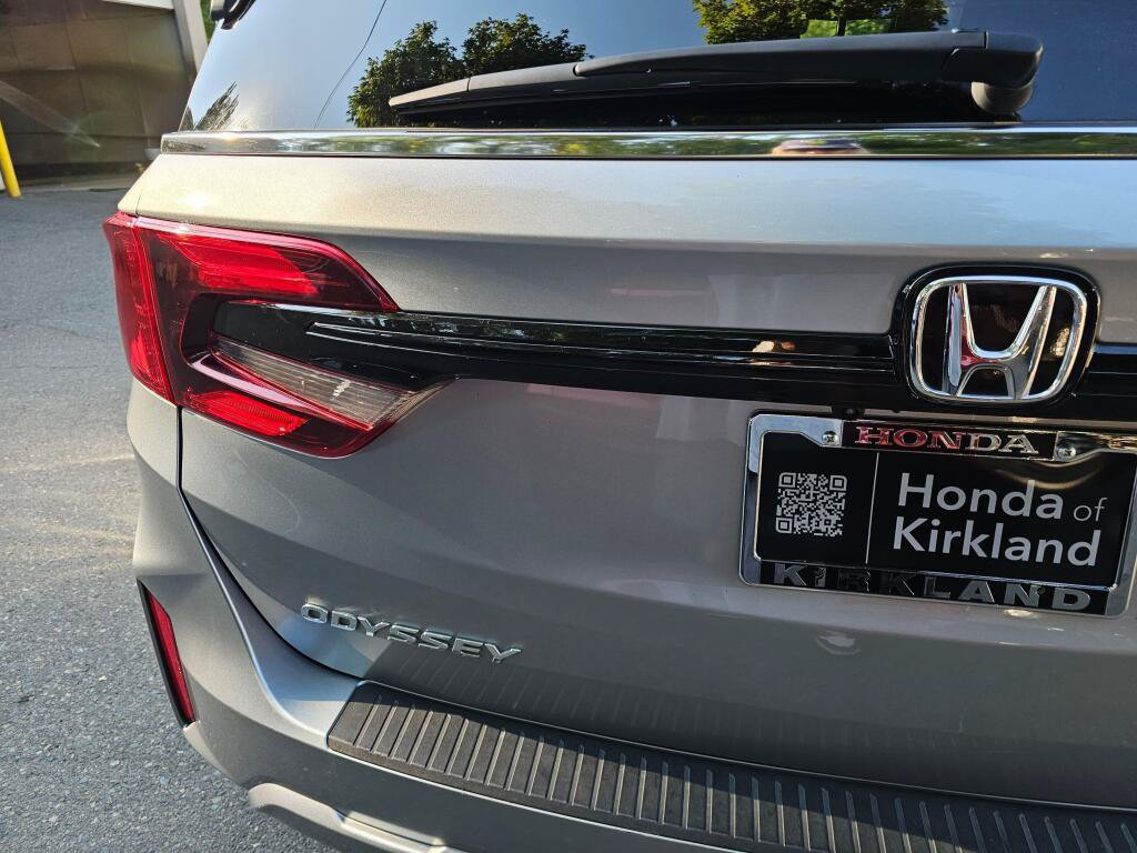 Used 2025 Honda Odyssey EX-L image 16