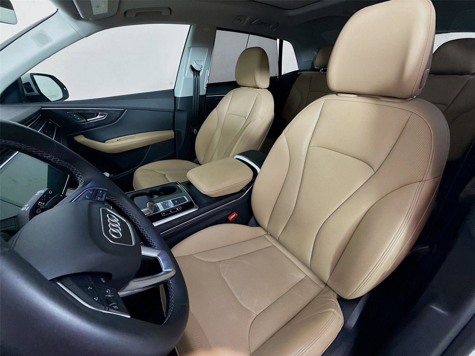 Used 2025 Audi Q8 Premium Plus w/ Premium Plus Package image 2