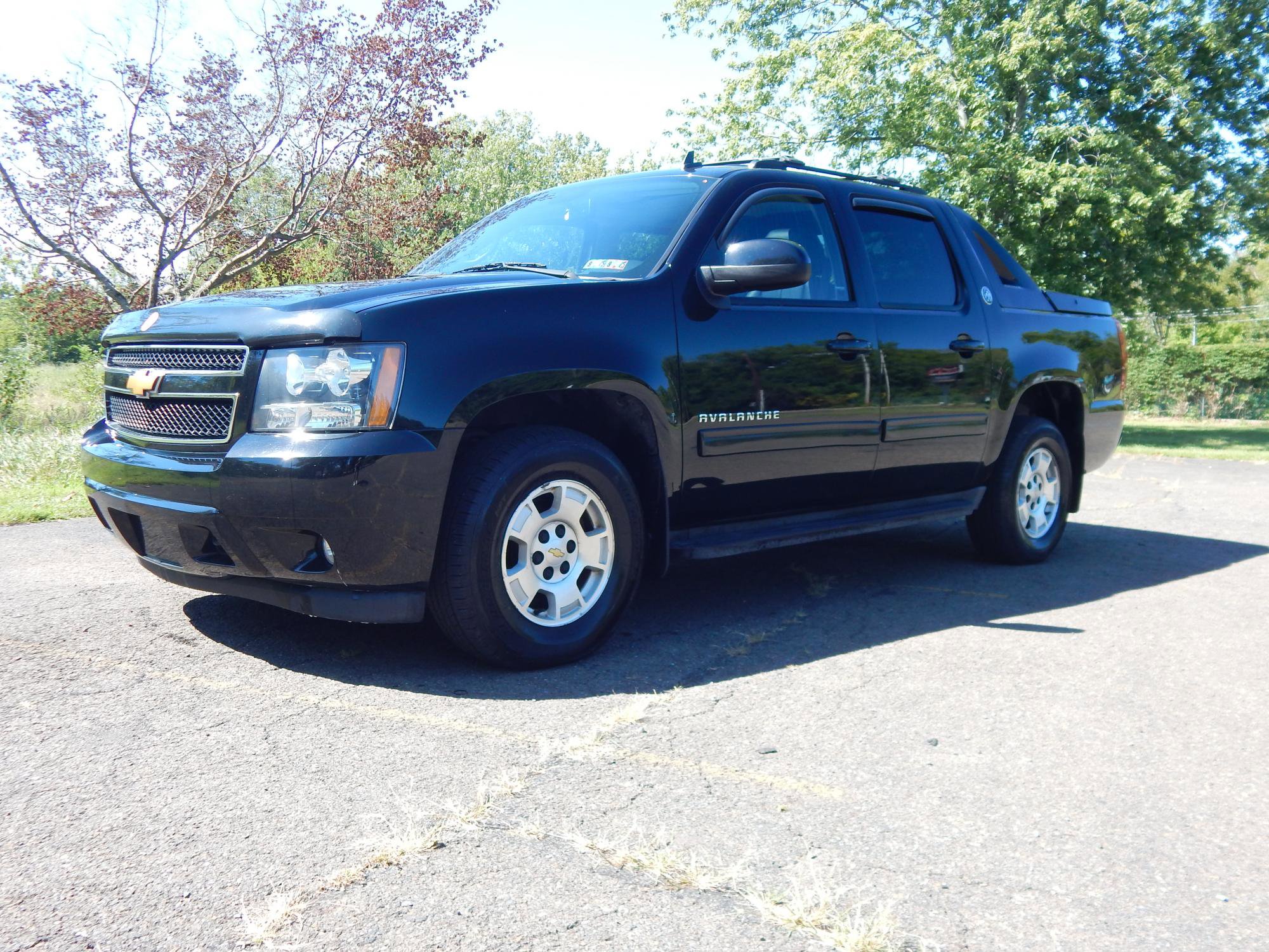Used 2013 Chevrolet Avalanche LT image 1
