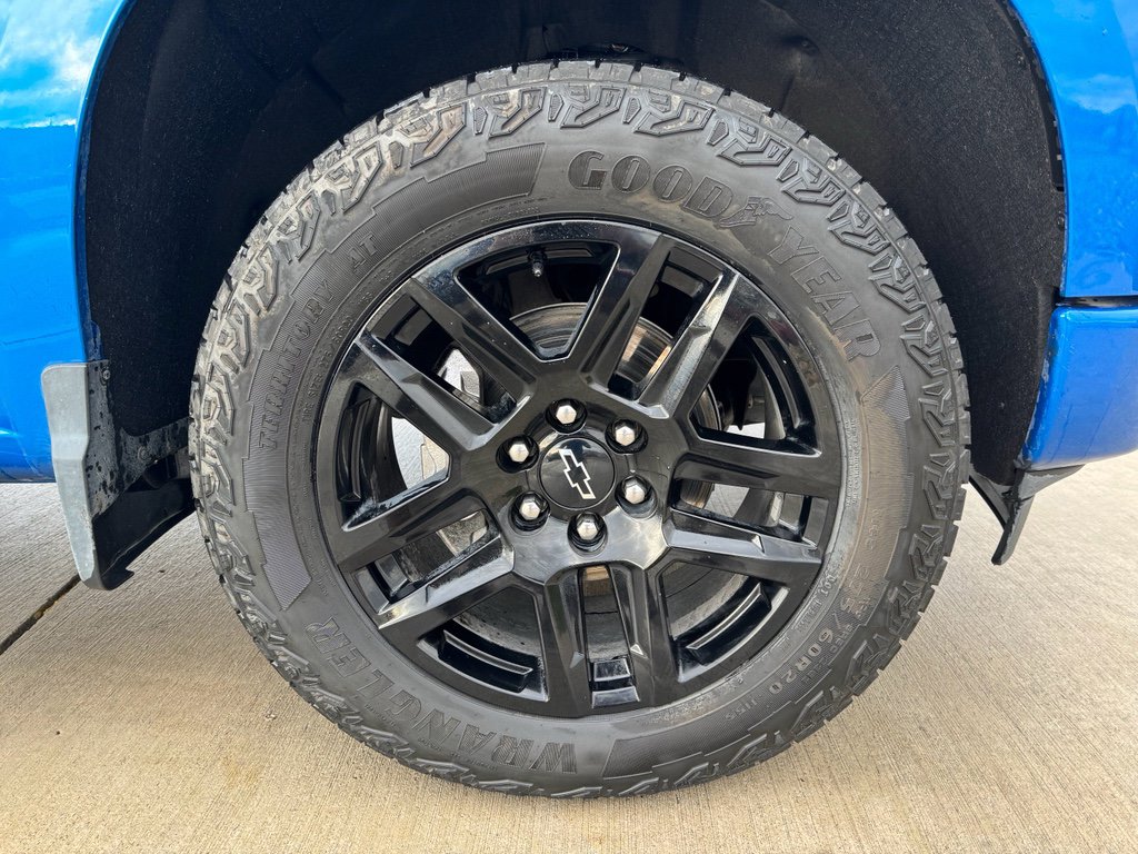 Used 2023 Chevrolet Silverado 1500 Custom w/ Rally Edition image 2