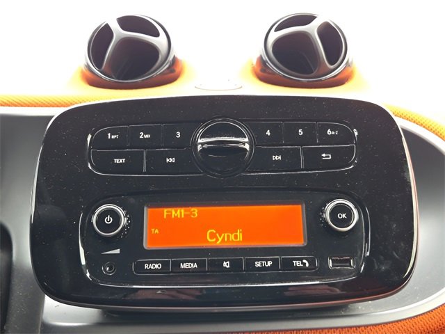 Used 2016 smart fortwo passion image 32