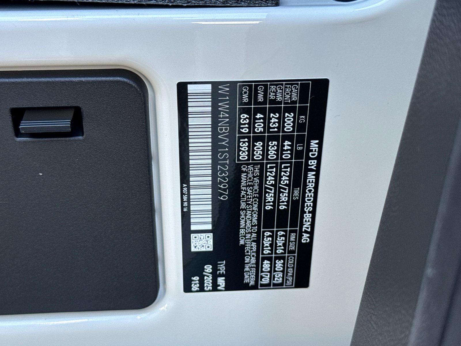 New 2025 Mercedes-Benz Sprinter 2500 image 28