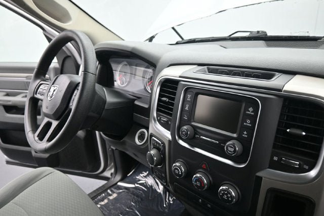 Used 2019 RAM 1500 Classic SLT AWD/4WD image 17
