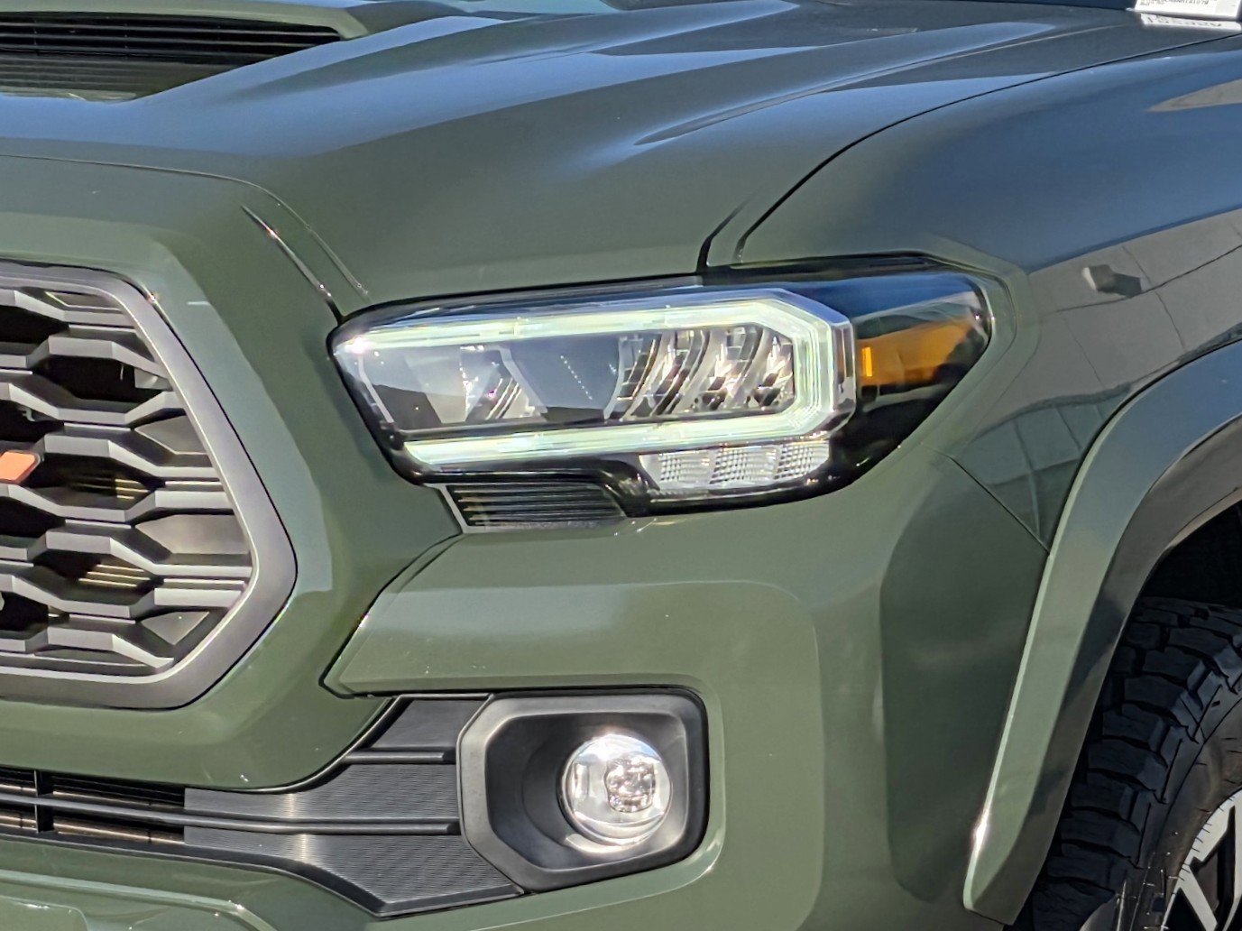 Used 2022 Toyota Tacoma TRD Sport image 9