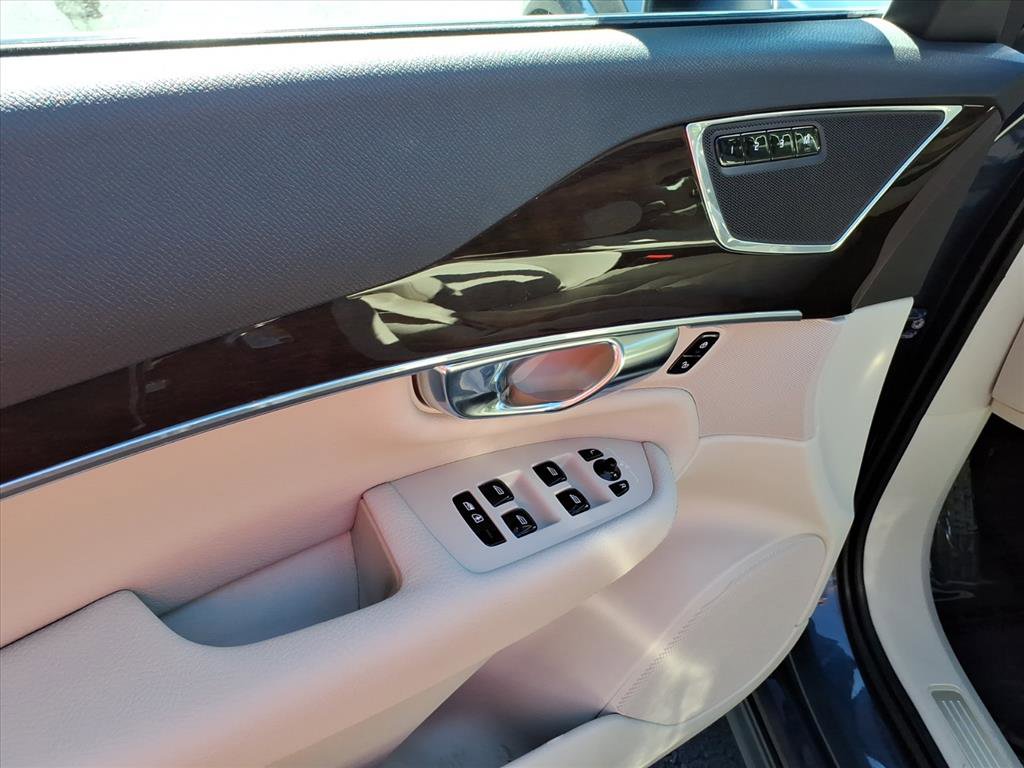 Used 2019 Volvo XC90 T6 Momentum w/ Advanced Package image 7