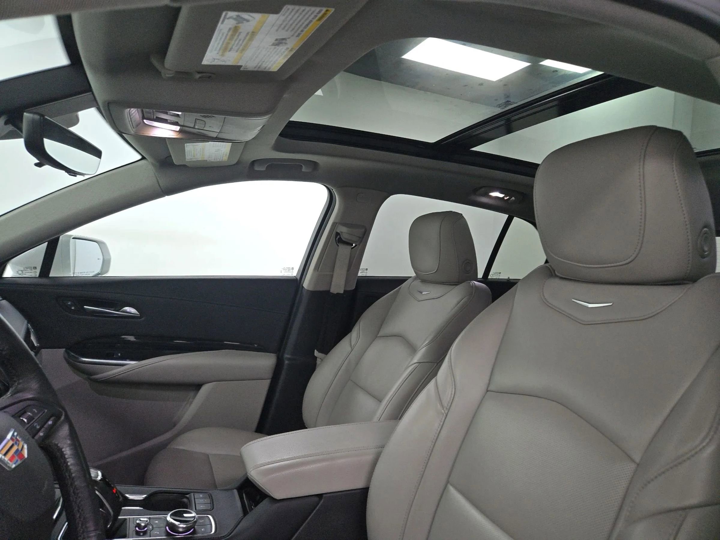 Used 2019 Cadillac XT4 Premium Luxury image 21