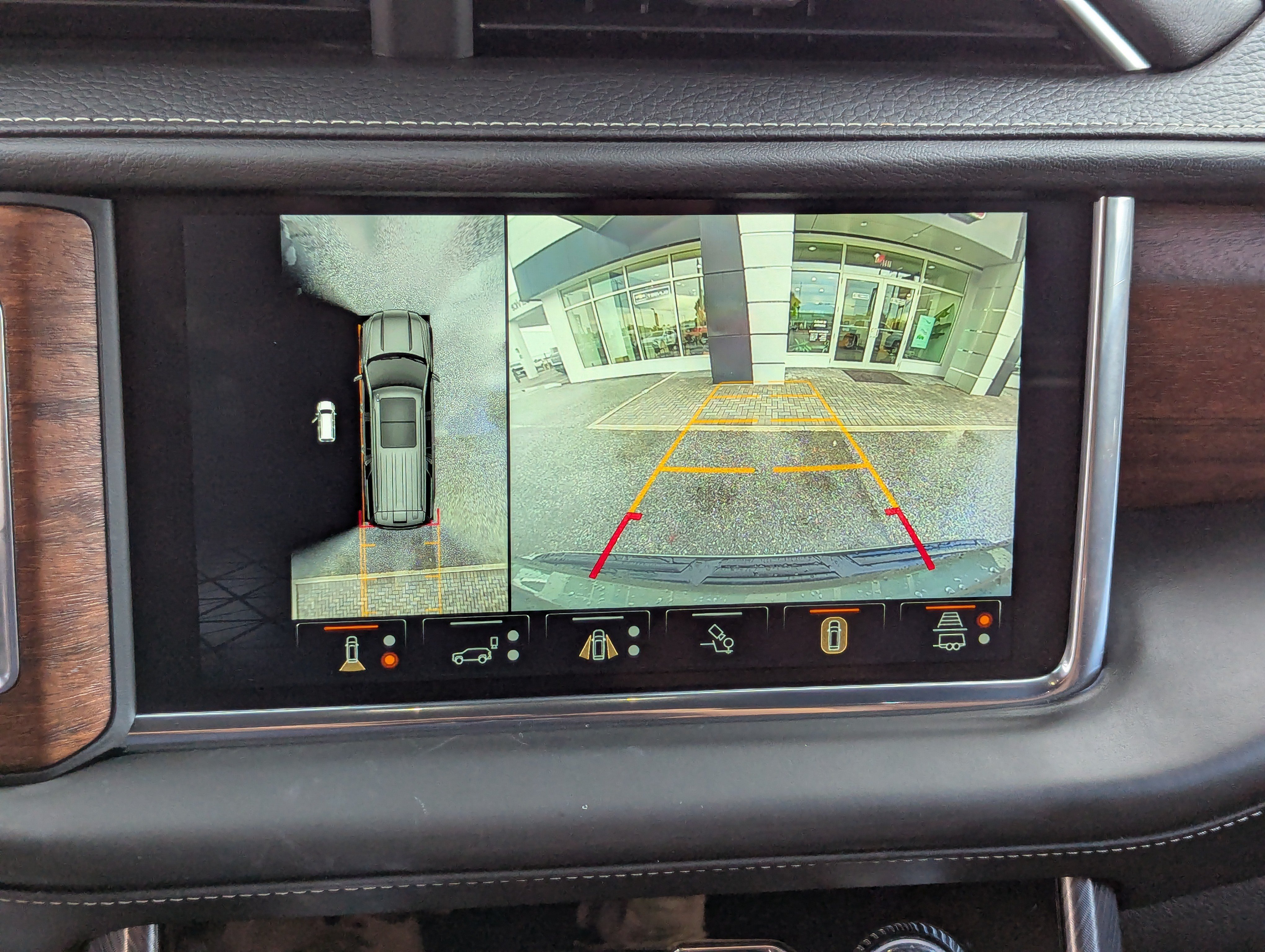 Certified 2023 GMC Yukon Denali Ultimate w/ LPO, Floor Liner Package AWD/4WD image 29