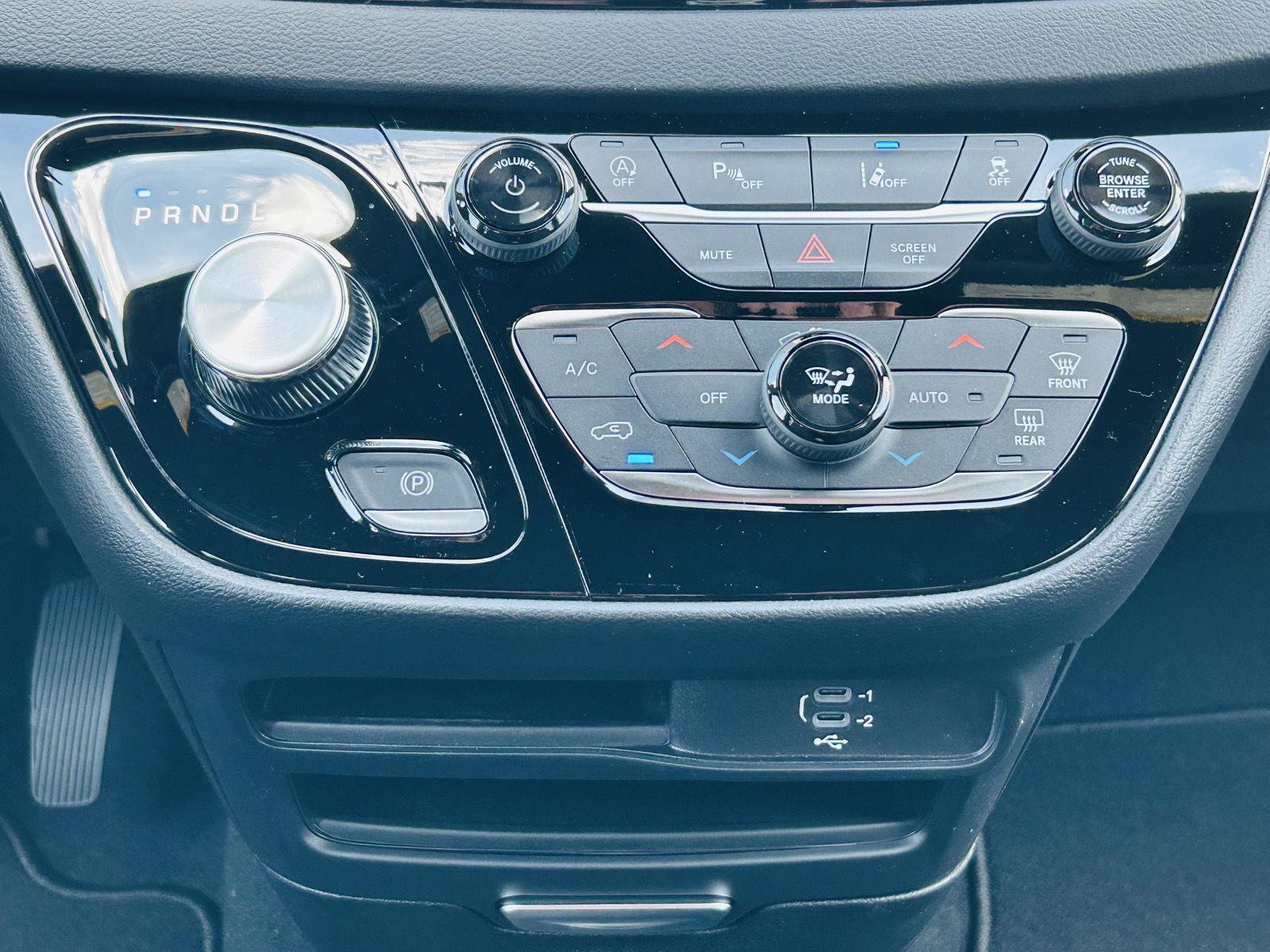 New 2027 Chrysler Pacifica LX FWD image 22