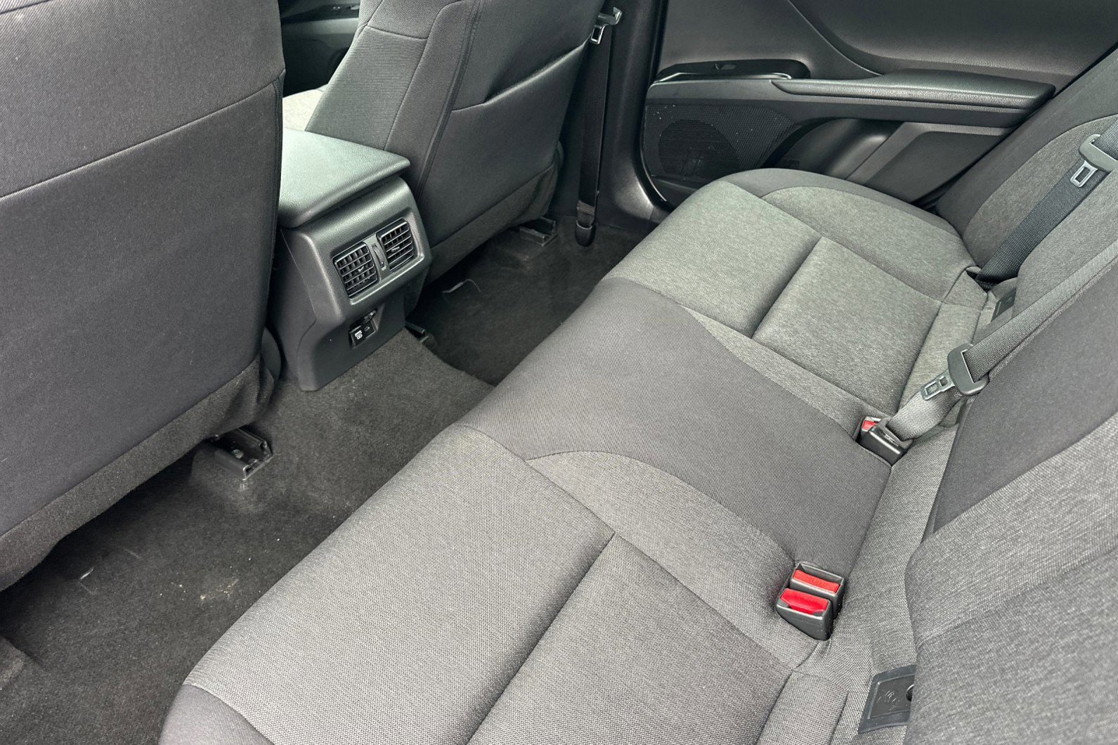 Used 2025 Toyota Camry LE image 12