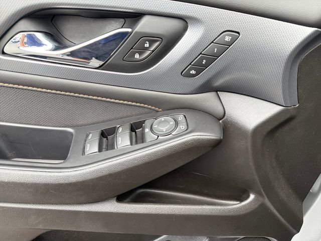 Used 2021 Chevrolet Traverse Premier w/ Redline Edition AWD/4WD image 13