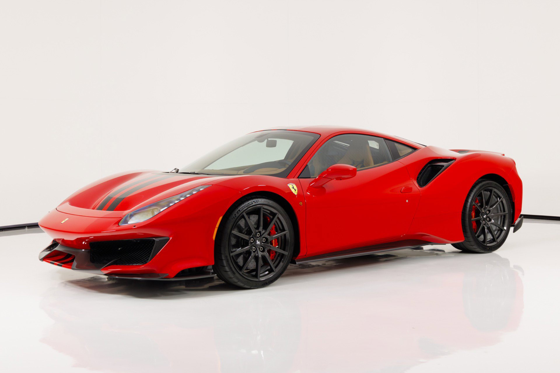 Used 2020 Ferrari 488 Pista Coupe RWD image 7