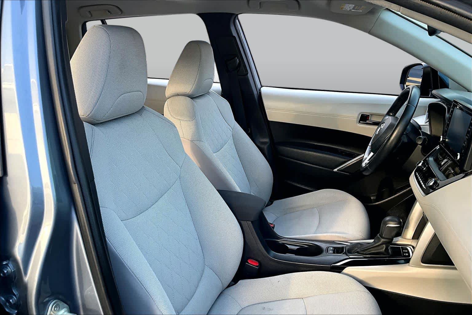 Used 2022 Toyota Corolla Cross LE FWD image 9