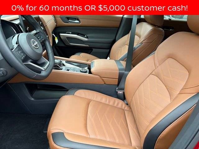 New 2025 Nissan Pathfinder Platinum image 4