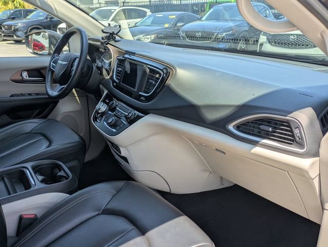 Used 2021 Chrysler Voyager Lxi FWD image 30