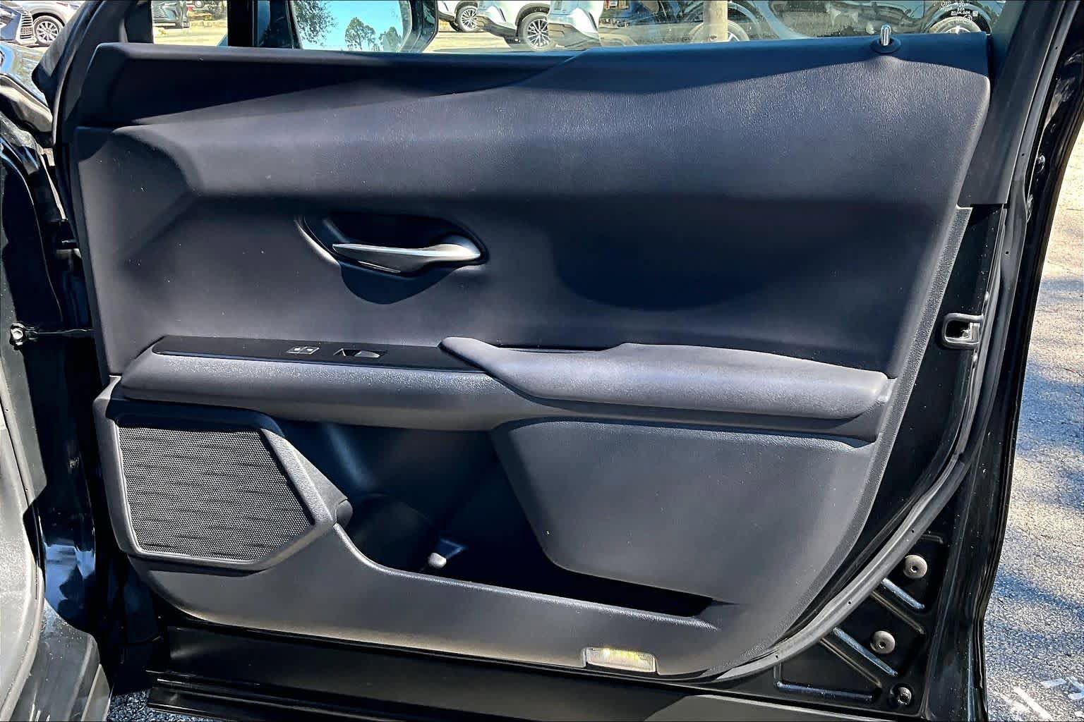Used 2021 Lexus UX 200 w/ Premium Package FWD image 27