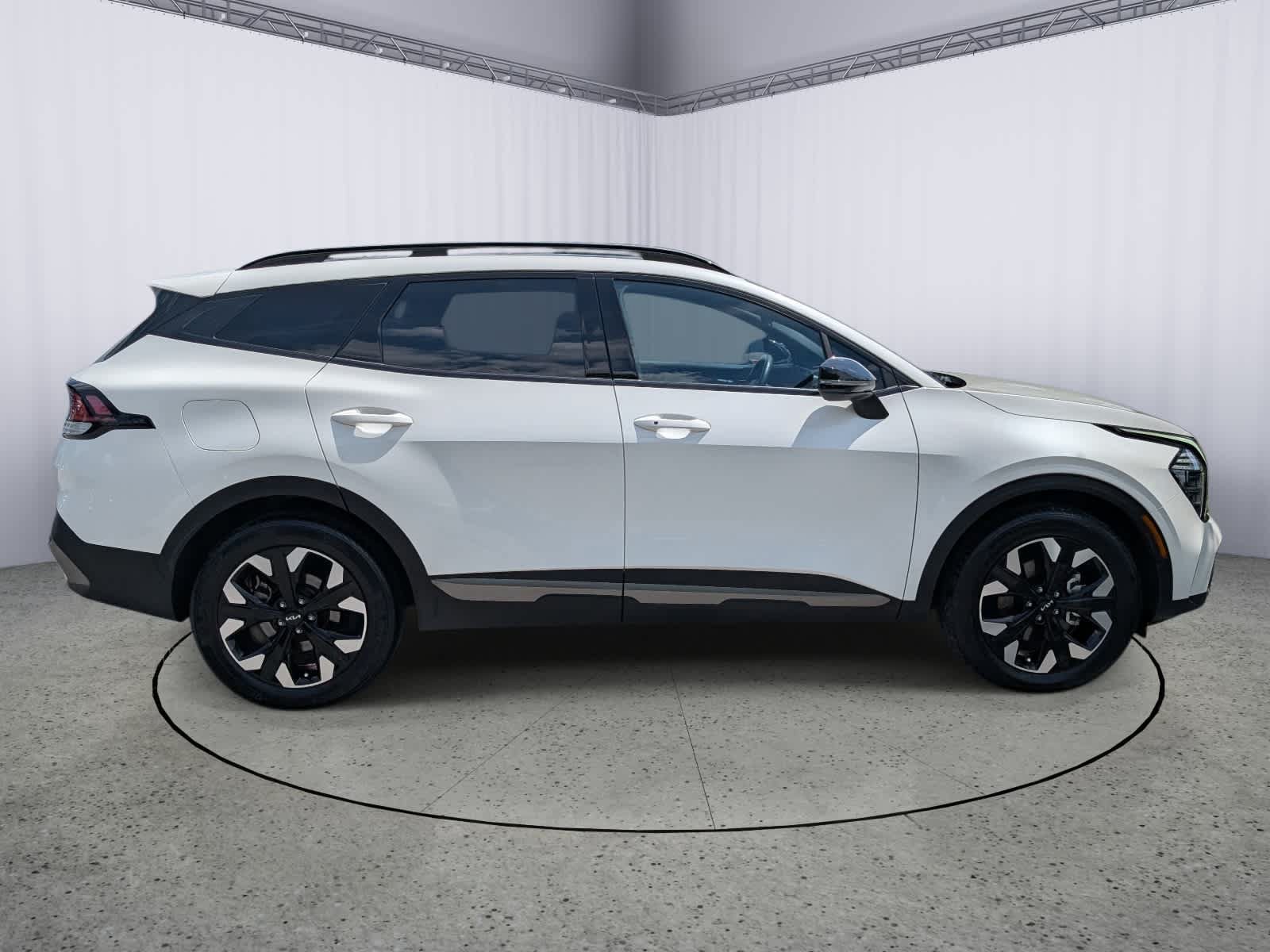 Used 2024 Kia Sportage X-Line AWD/4WD image 2