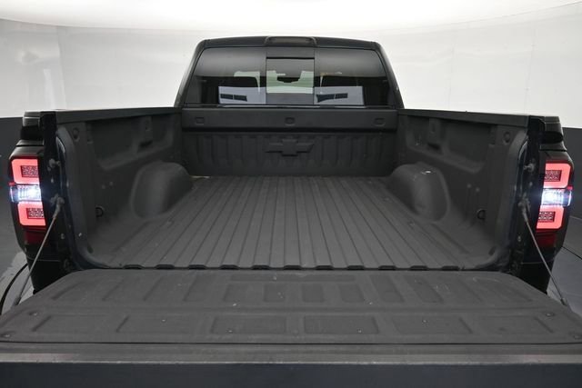 Used 2017 Chevrolet Silverado 1500 LTZ Z71 w/ LTZ Plus Package AWD/4WD image 32
