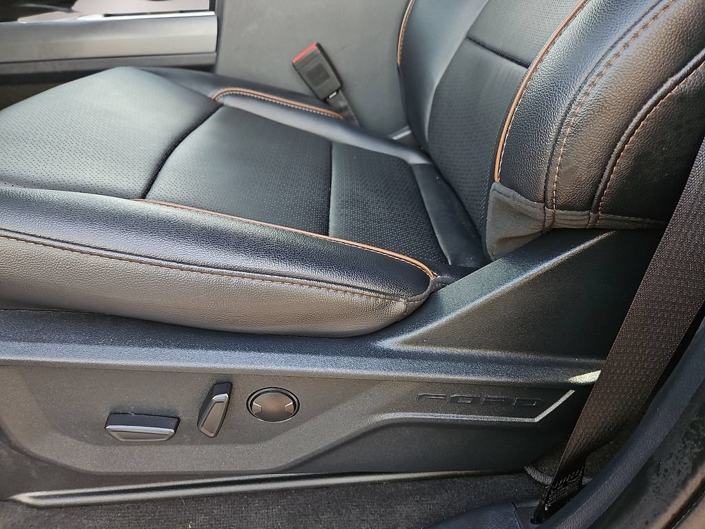 Used 2025 Ford F450 Lariat w/ Lariat Ultimate Package AWD/4WD image 24