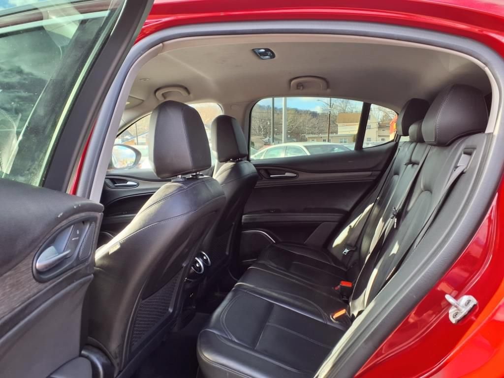 Used 2019 Alfa Romeo Stelvio Ti AWD/4WD image 17