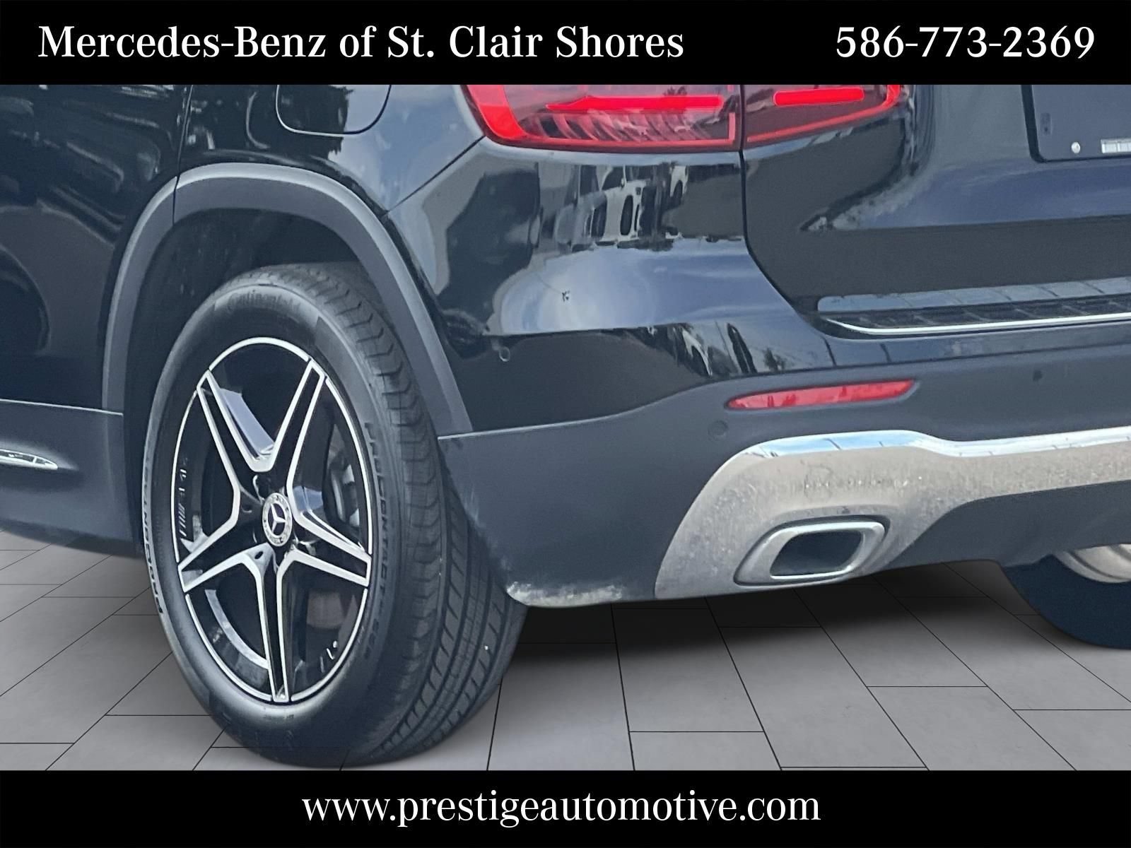 Used 2026 Mercedes-Benz GLB 250 4MATIC image 4