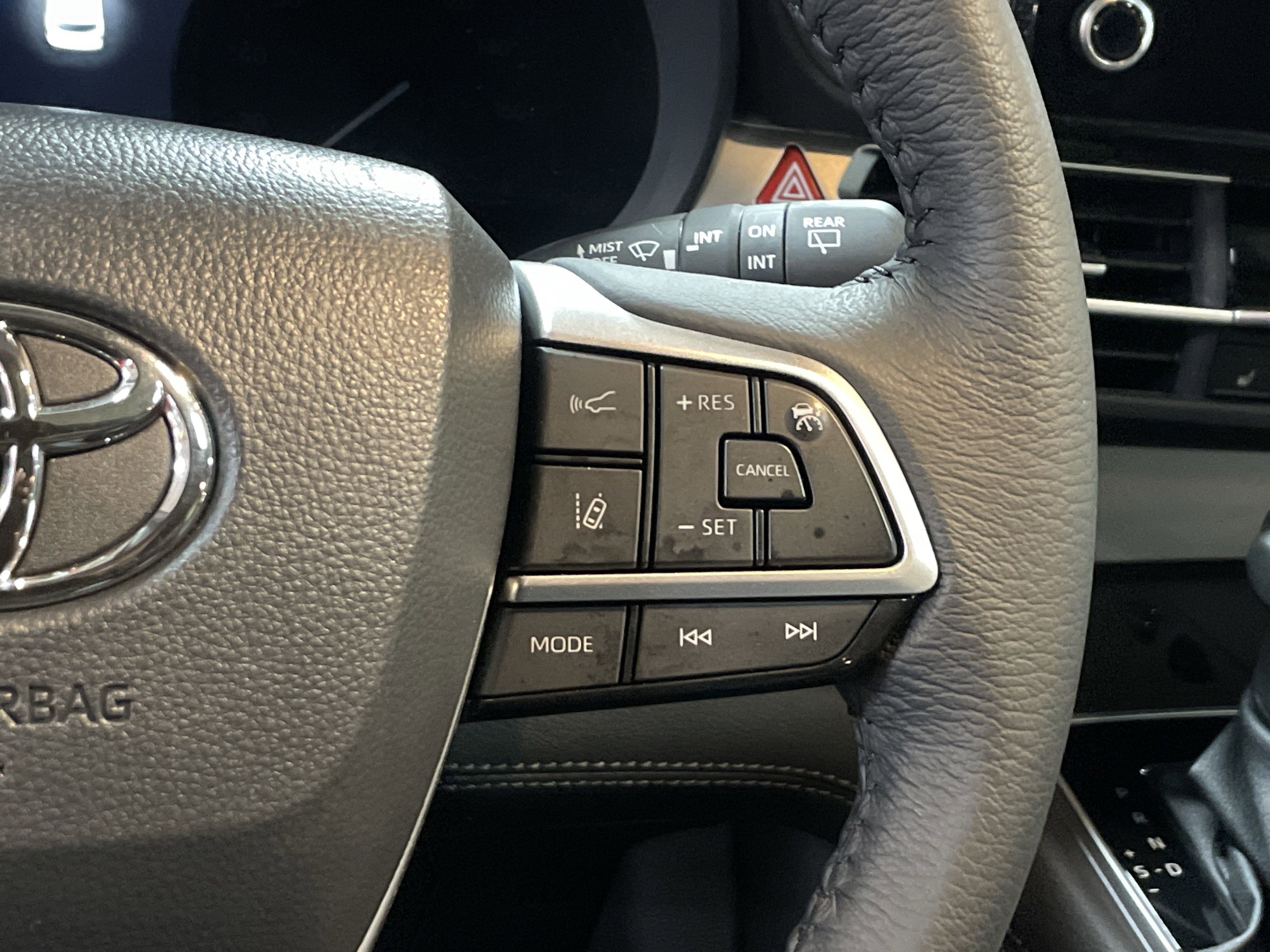 Certified 2025 Toyota Sienna XLE image 20