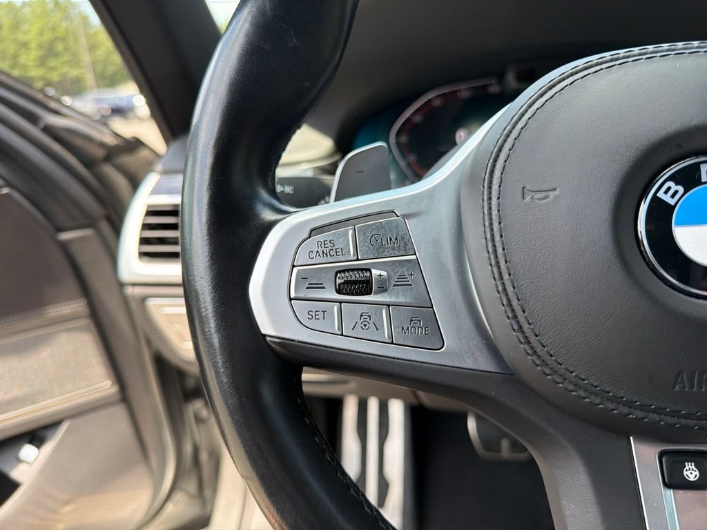 Used 2022 BMW 750Li xDrive AWD/4WD image 17