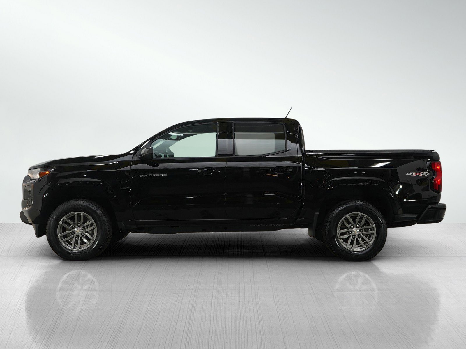 Used 2023 Chevrolet Colorado LT w/ LT Convenience Package II image 2