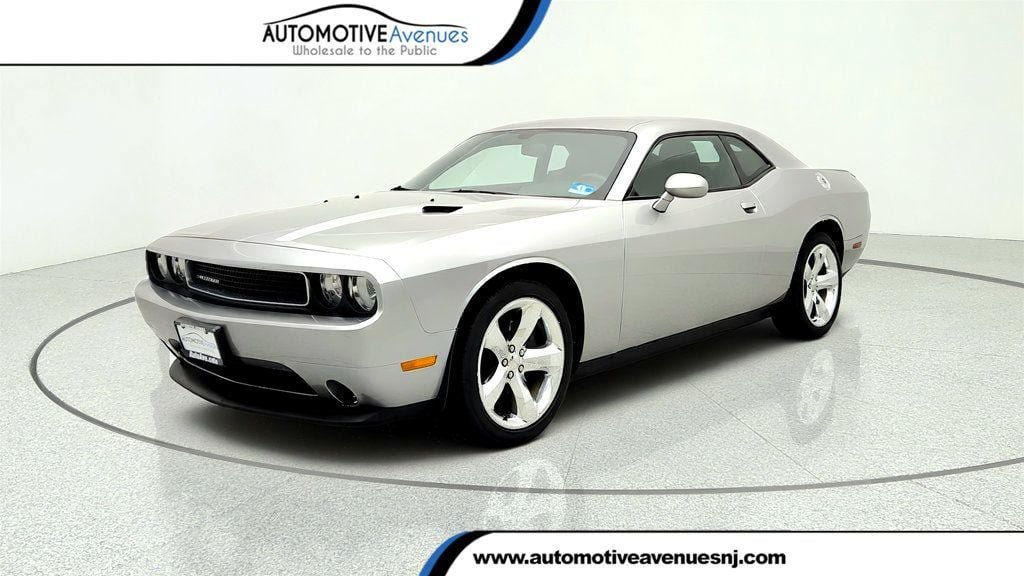Used 2013 Dodge Challenger SXT w/ Super Sport Group RWD image 1