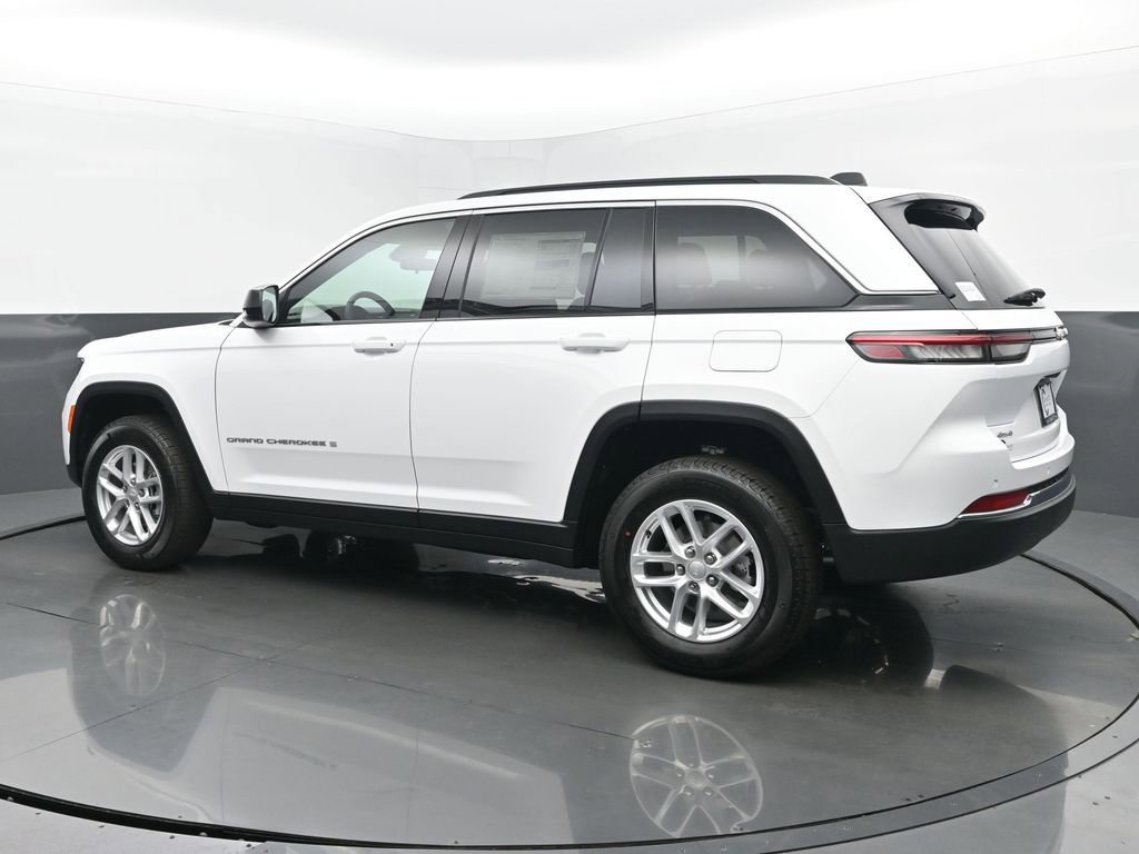 New 2025 Jeep Grand Cherokee Laredo X image 3