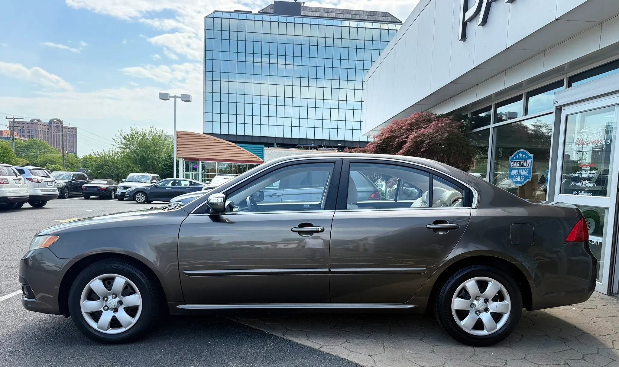 Used 2009 Kia Optima LX FWD image 4