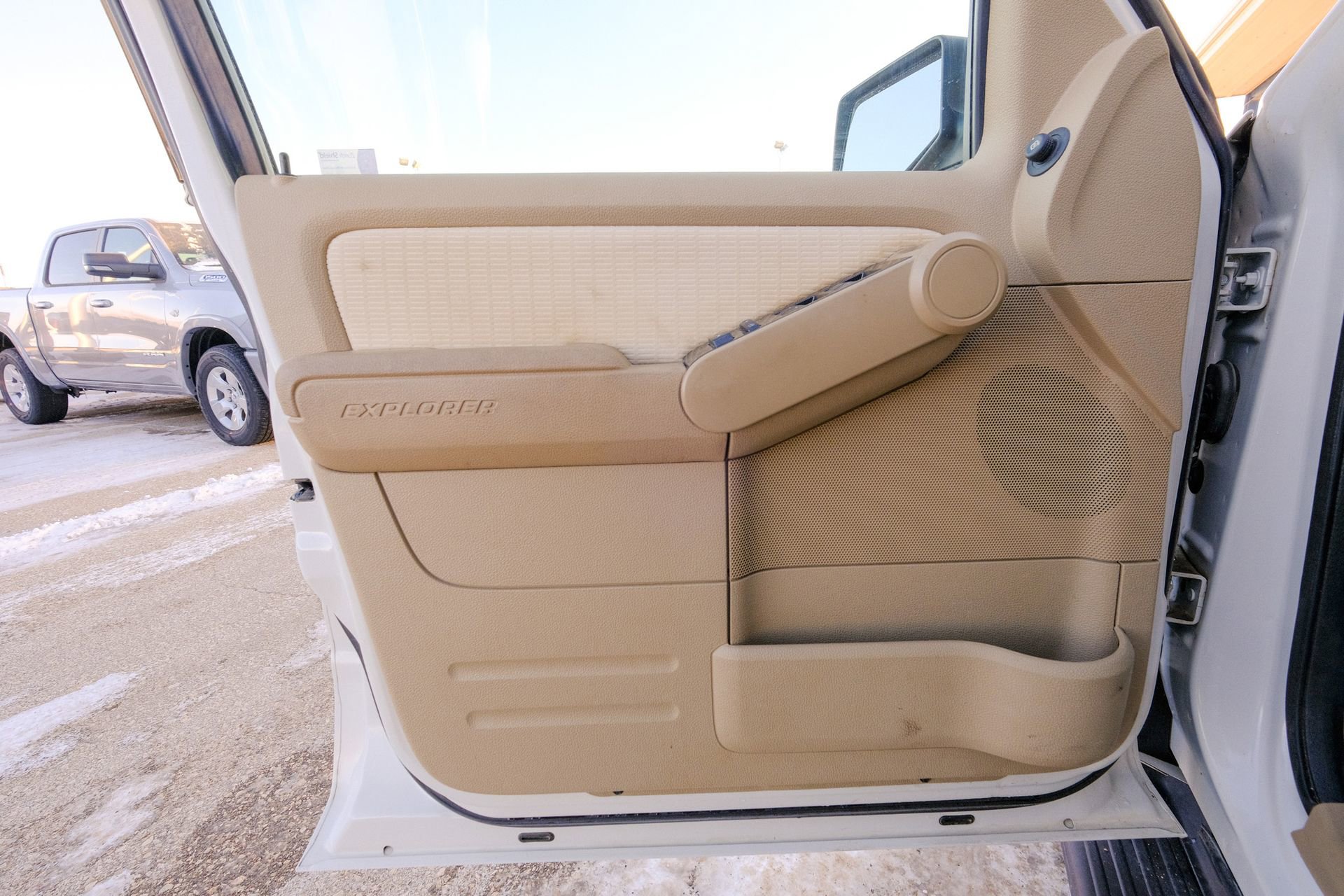 Used 2010 Ford Explorer XLT image 23