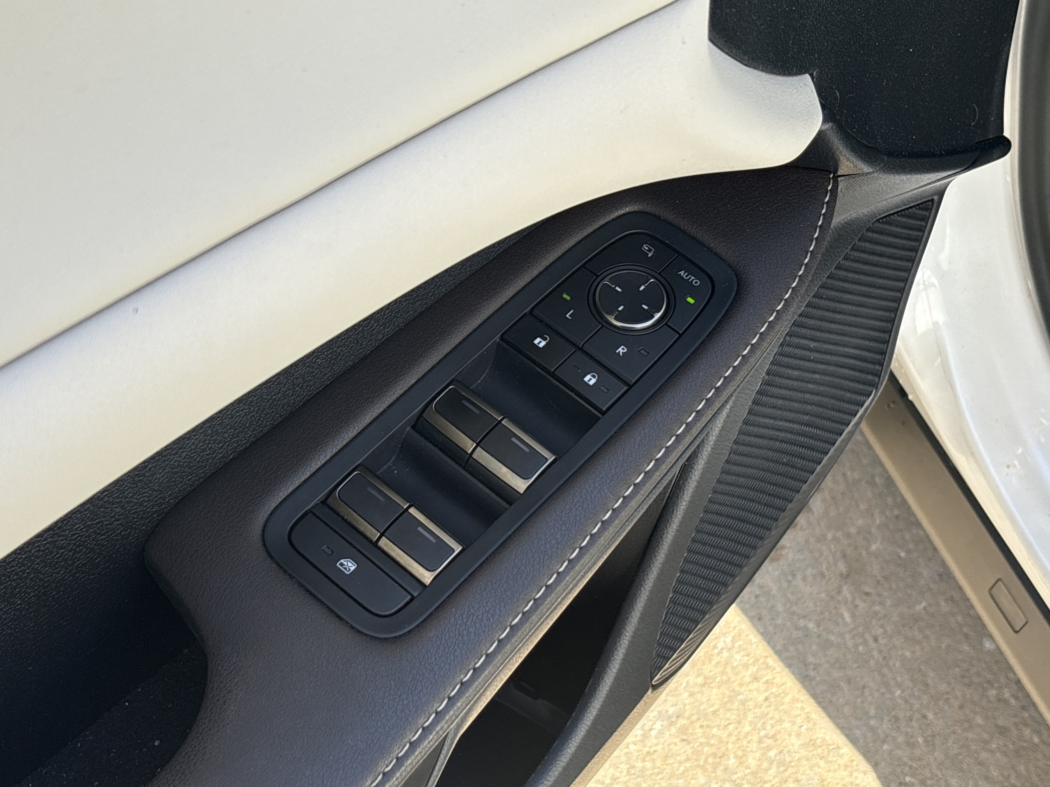 Used 2024 Lexus RX 350 Premium w/ Convenience Package FWD image 15
