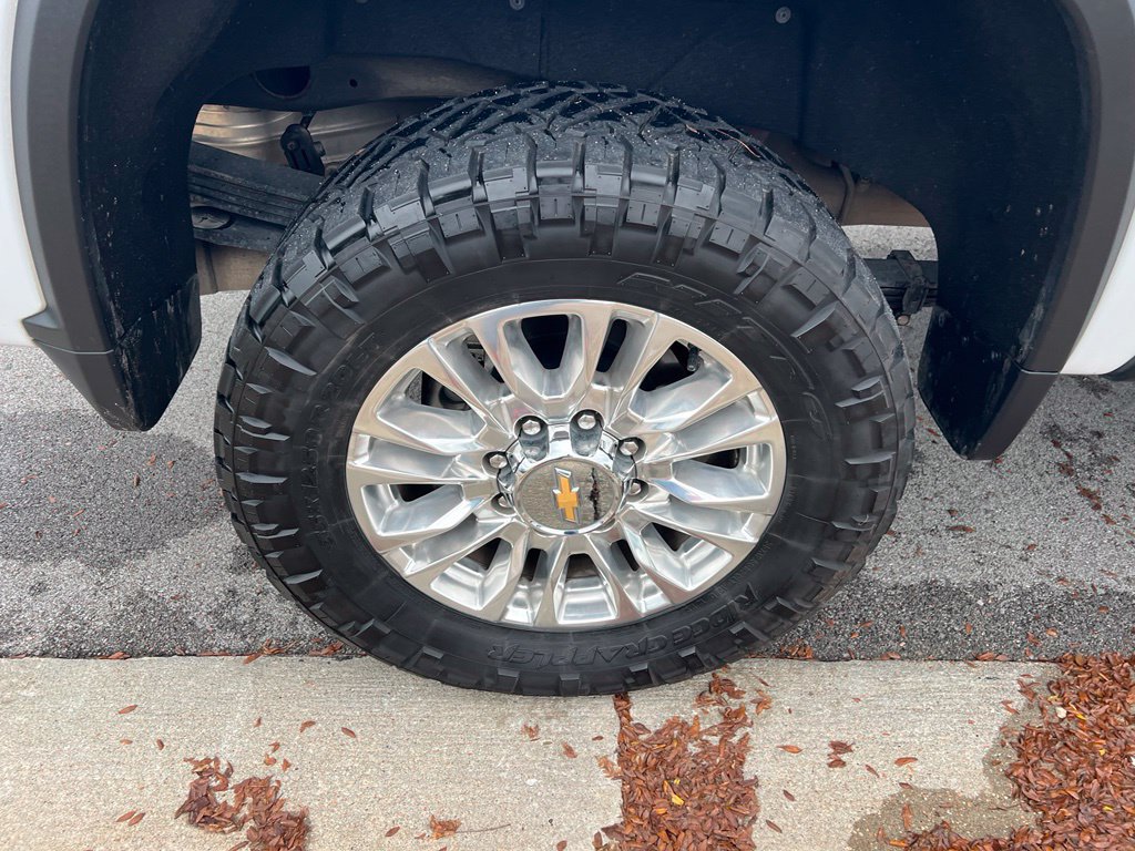 Used 2022 Chevrolet Silverado 2500 High Country w/ Z71 Off-Road Package AWD/4WD image 11
