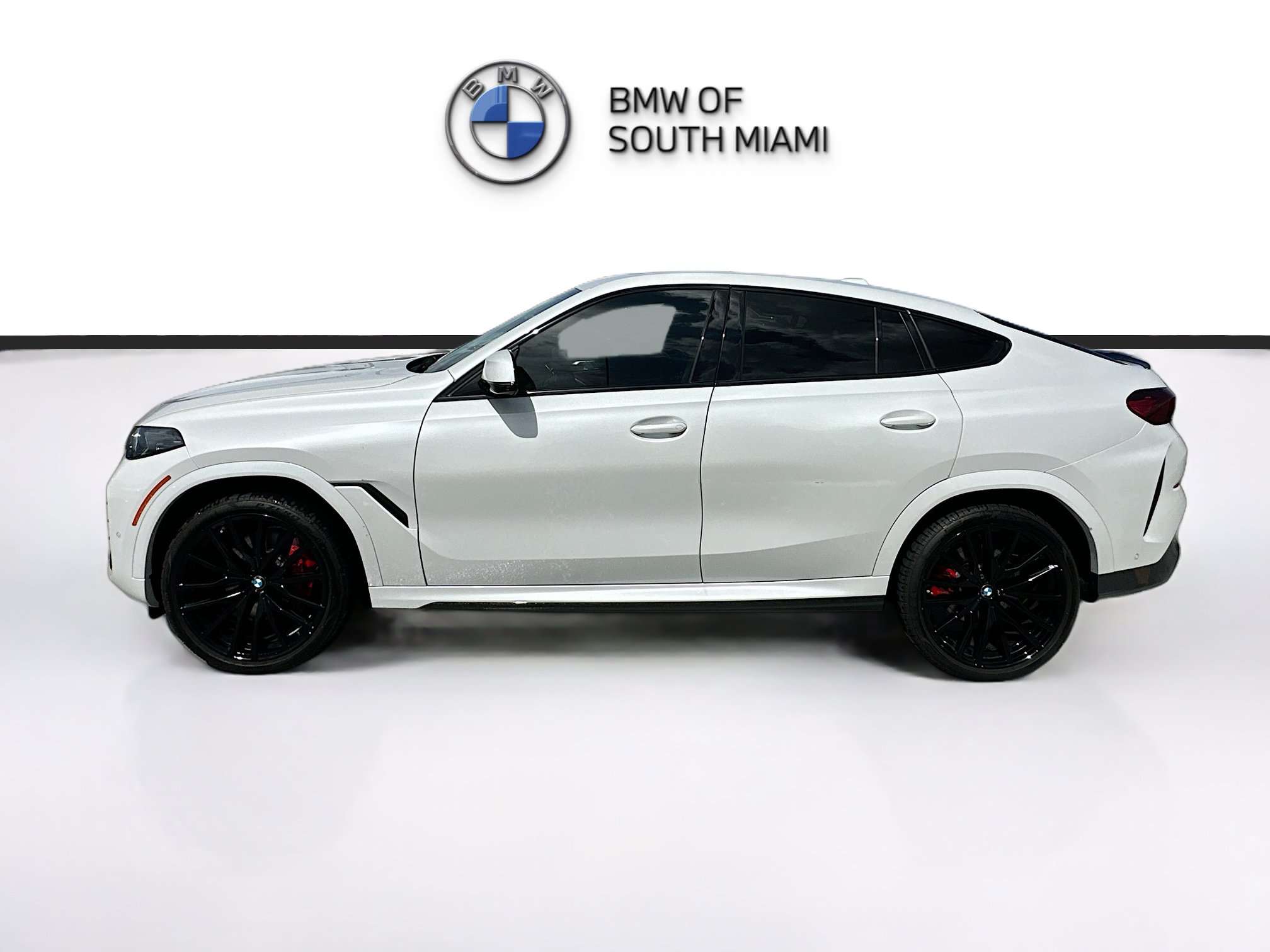 Certified 2025 BMW X6 xDrive40i w/ Premium Package AWD/4WD image 4