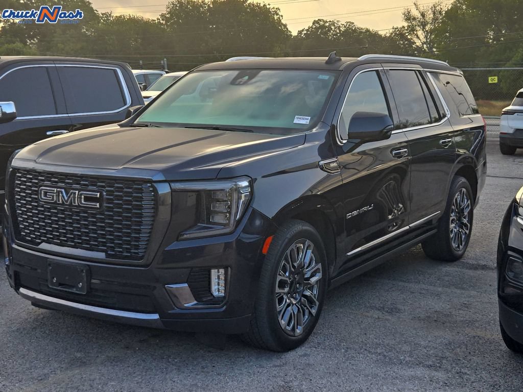Used 2023 GMC Yukon Denali Ultimate AWD/4WD image 3