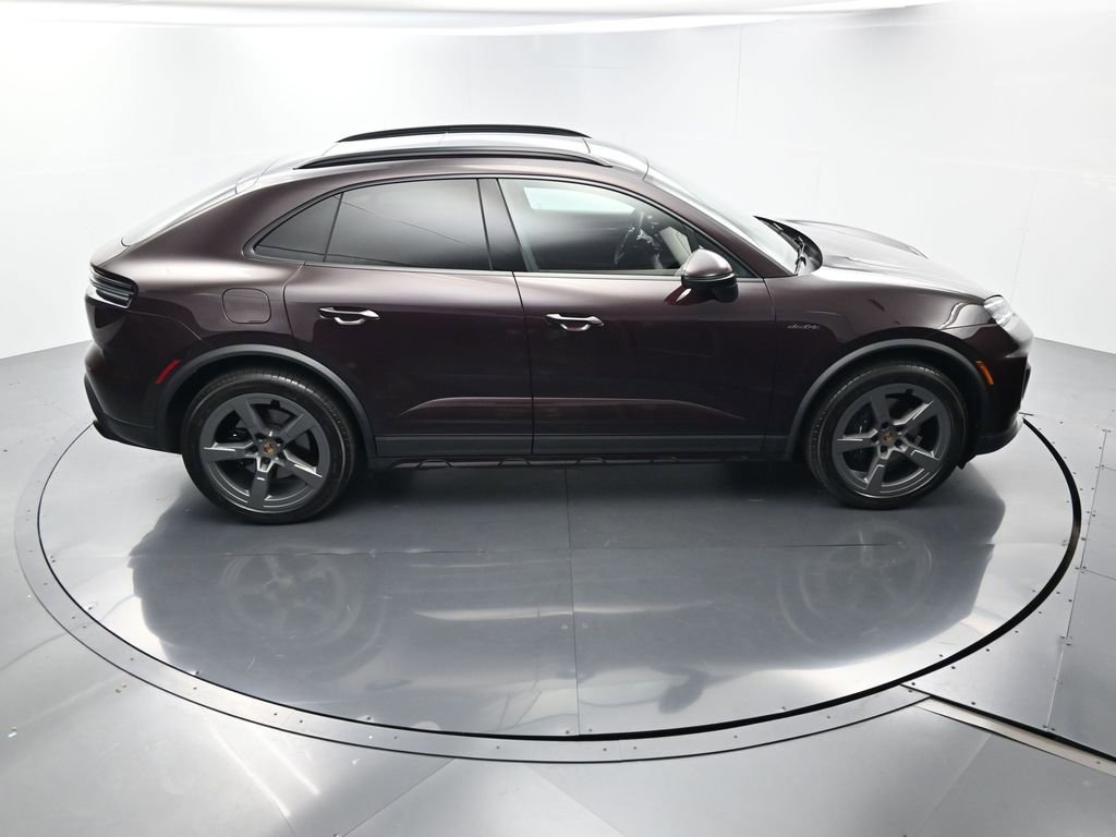 Certified 2025 Porsche Macan 4 Electric image 41