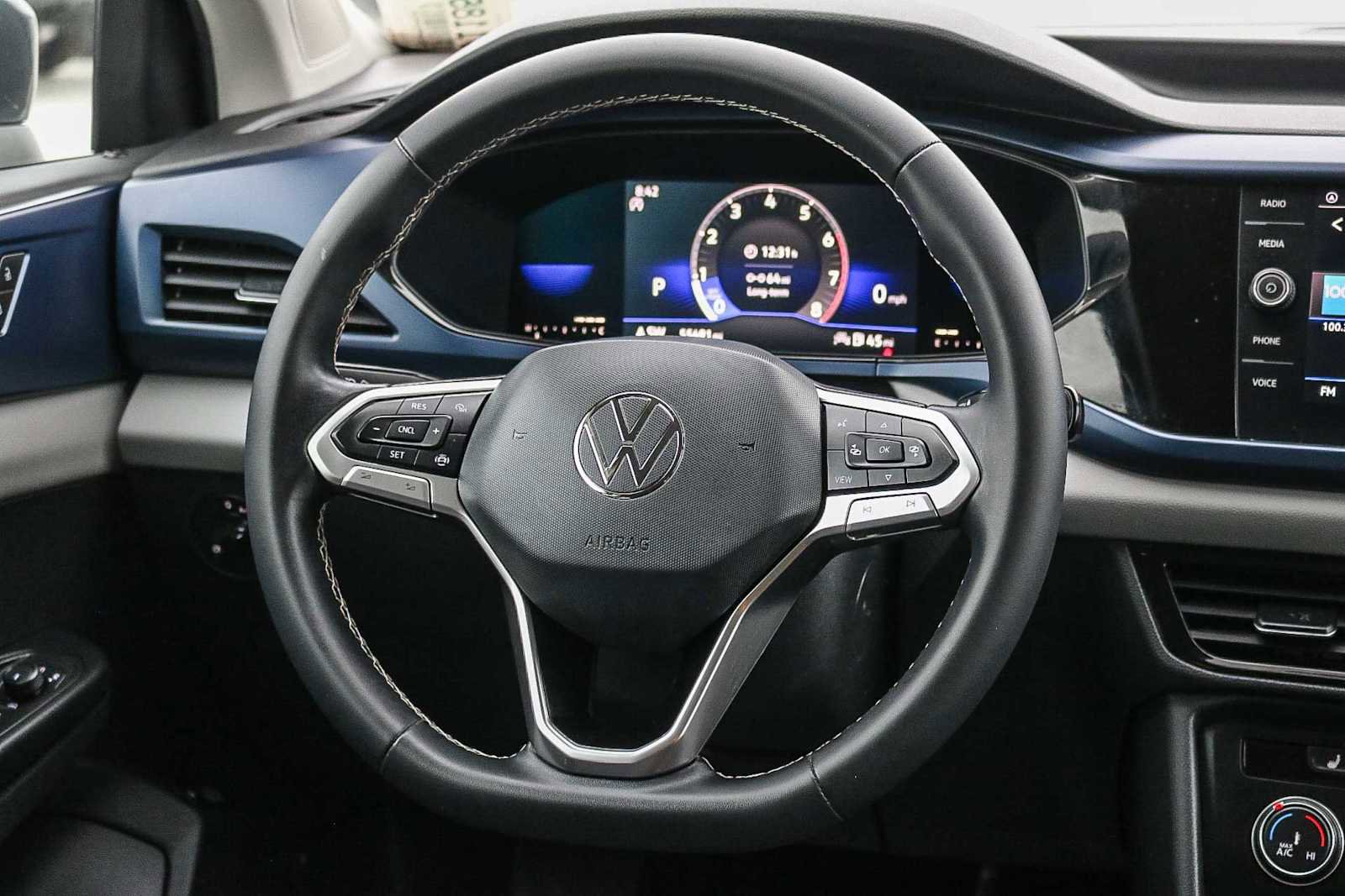 Used 2022 Volkswagen Taos SE image 15