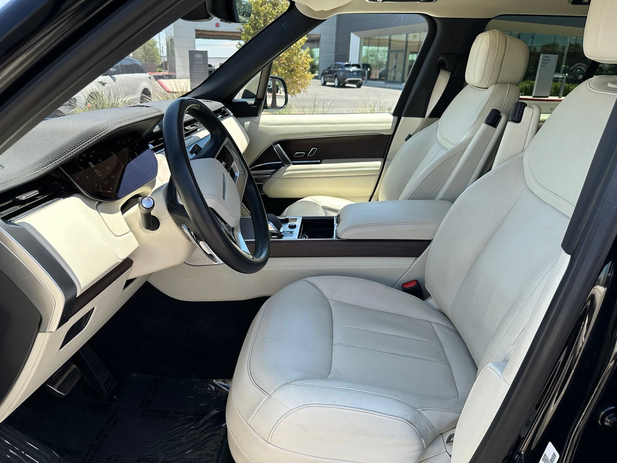 Used 2023 Land Rover Range Rover SE AWD/4WD image 15