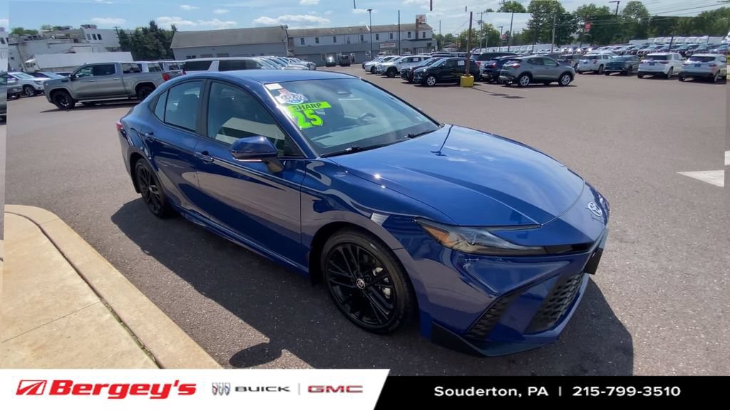 Used 2025 Toyota Camry SE w/ Convenience Package FWD image 2