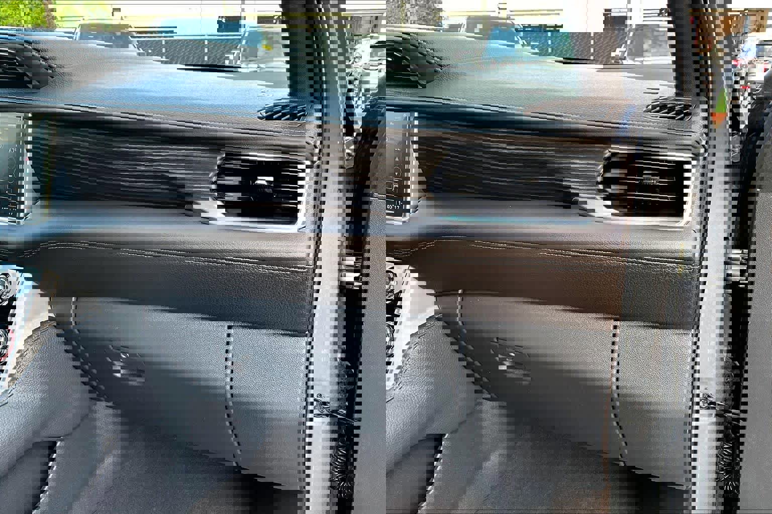 Certified 2021 GMC Yukon Denali w/ Denali Ultimate Package image 17