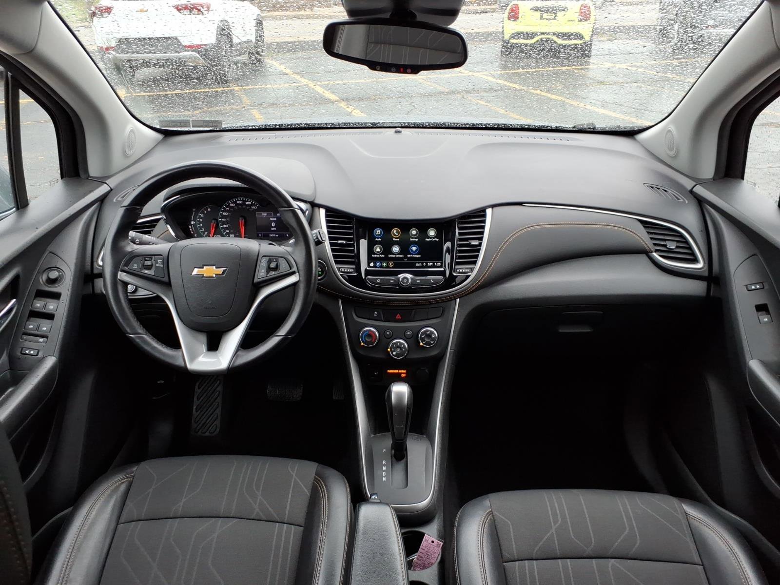 Used 2019 Chevrolet Trax LT w/ LT Convenience Package FWD image 11