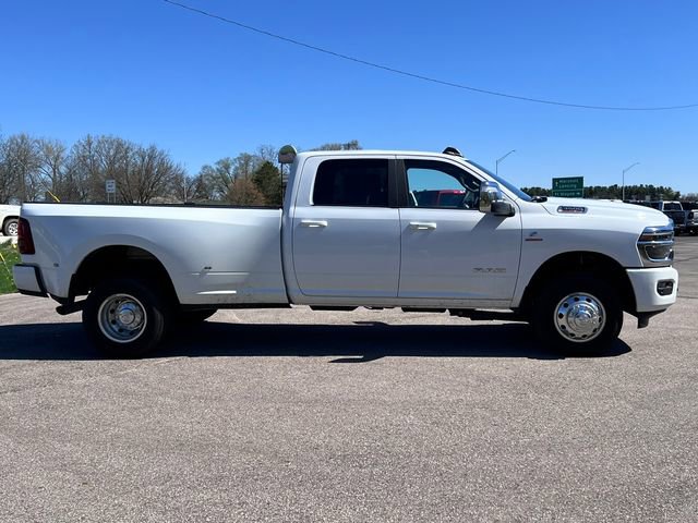 Used 2025 RAM 3500 Laramie AWD/4WD image 52
