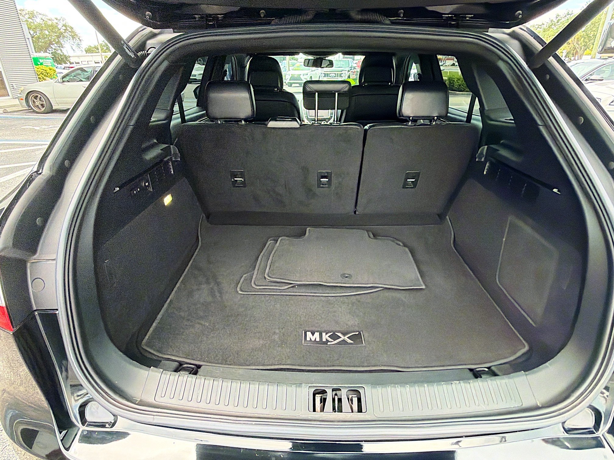 Used 2018 Lincoln MKX Reserve w/ Driver Assistance Package FWD image 27